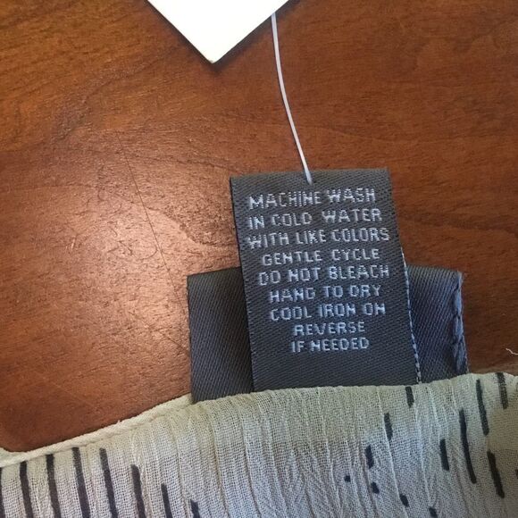 SALE. a BUY 2/$30. NWT.  Dots Brand Women’s Poncho Top in Women’s Size Medium - Picture 8 of 9